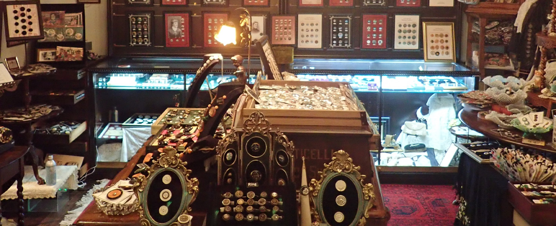 Yanaka Red House Button Gallery