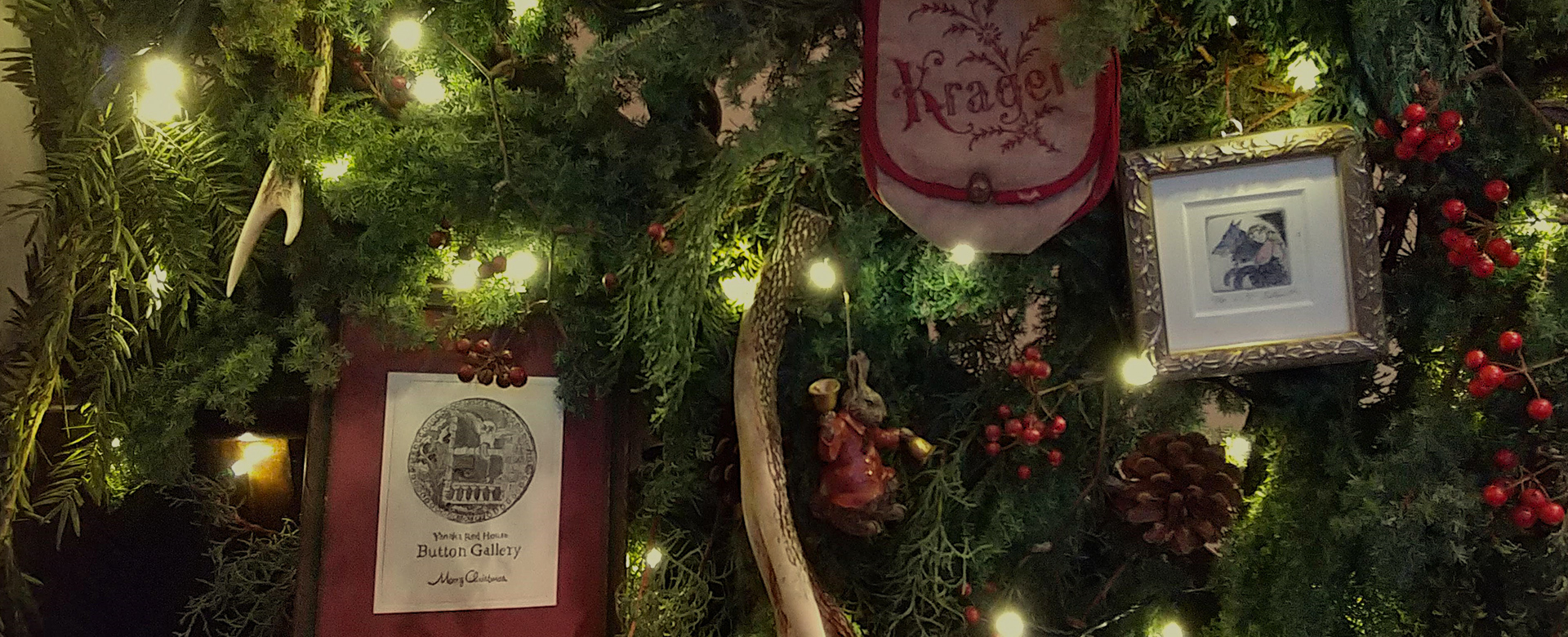 Yanaka Red House Button Gallery