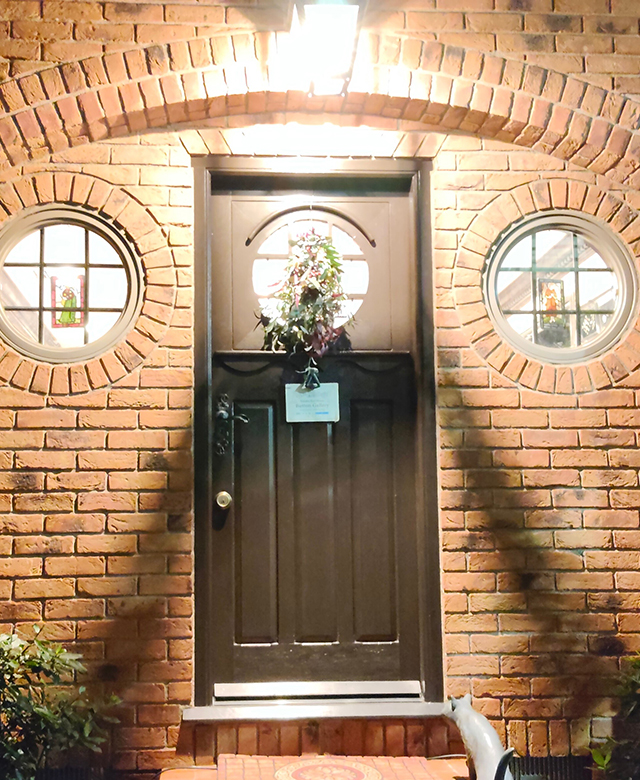 Yanaka Red House Button Gallery